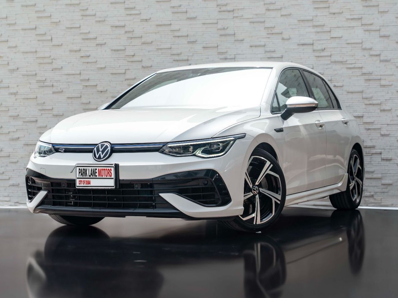 Volkswagen Golf R Base 2.0T