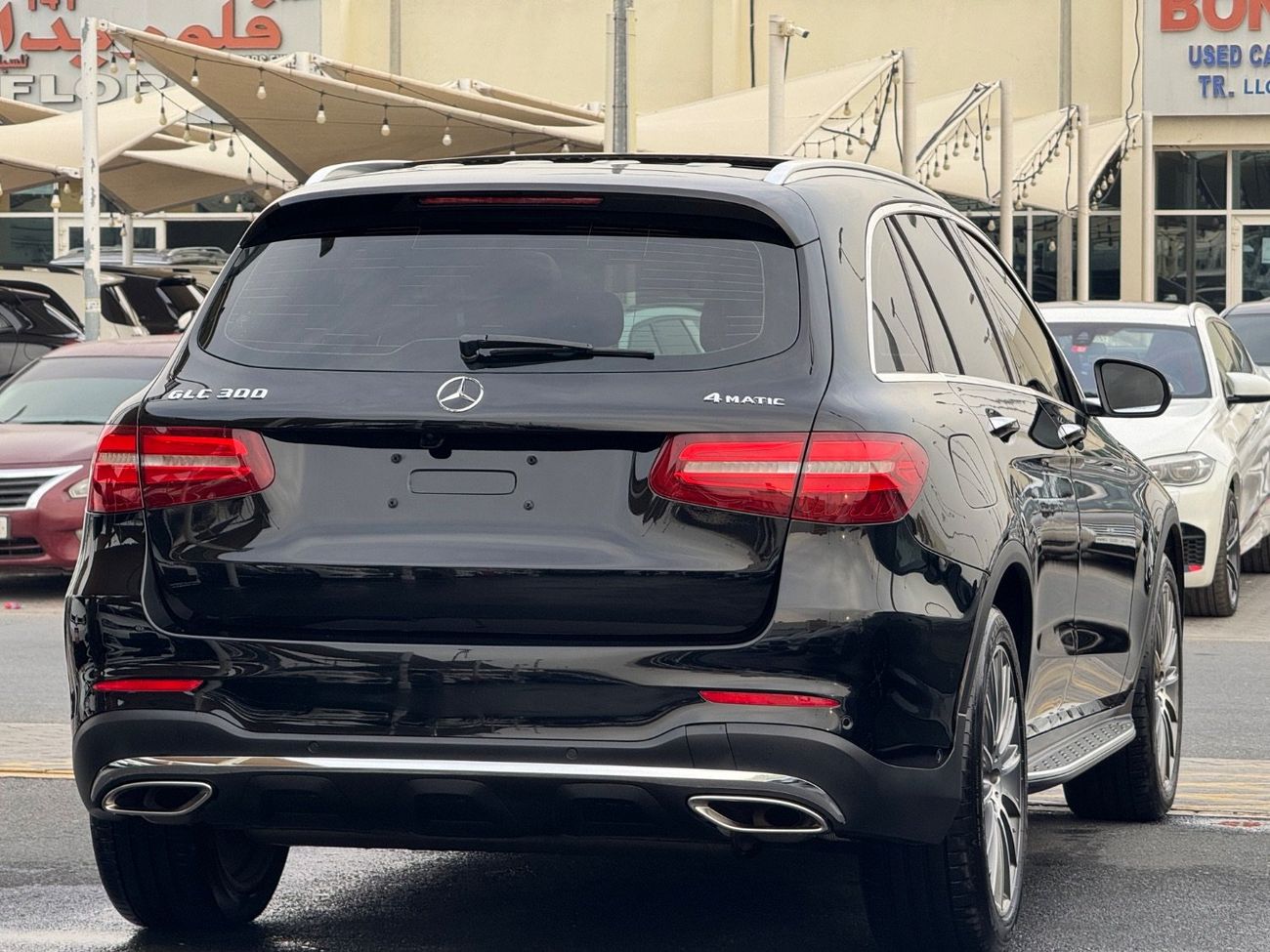 مرسيدس بنز GLC 300 Premium + 2.0L