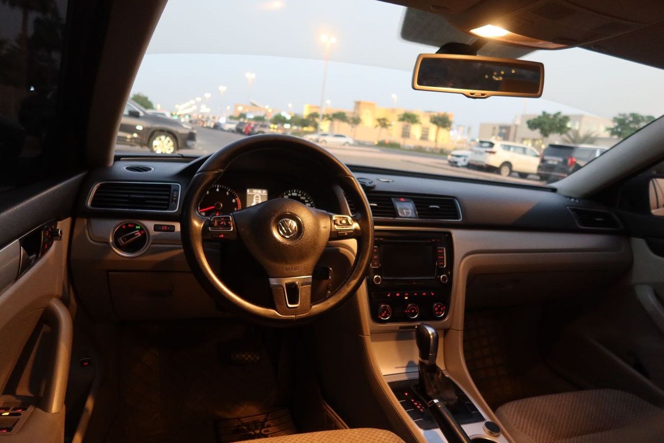 Volkswagen Passat SEL 2.5L