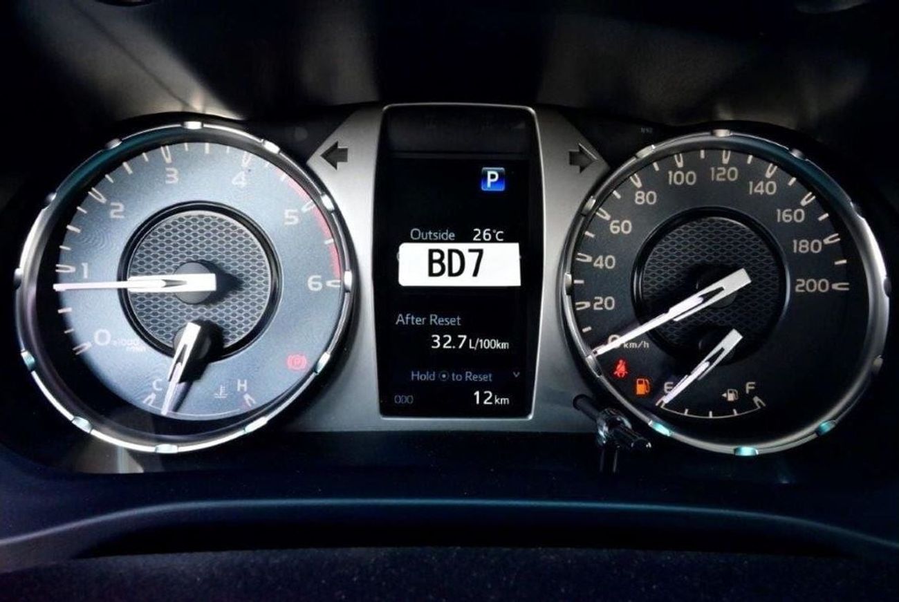 Toyota Hilux 2025 TOYOTA HILUX DOUBLE CAB SR5 PICKUP 2.4L DIESEL 4WD AT