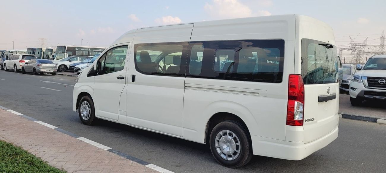 تويوتا هاياس GL Highroof 2.8L RHD Automatic Gear 2WD 1GD-FTV Diesel Engine 13 Seats 5 Doors