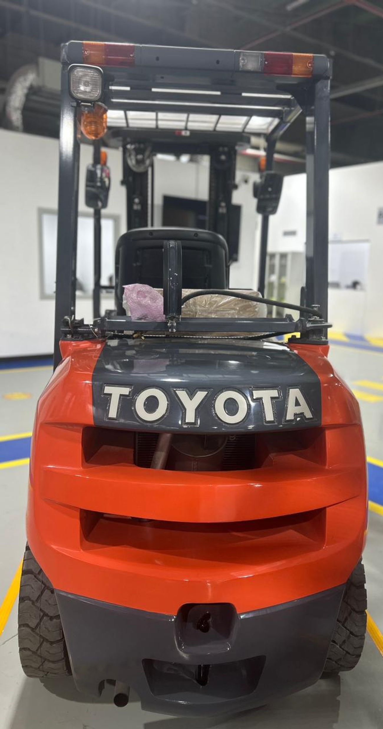 تويوتا فورك ليفت Forklift Toyota 3.0 Ton 3-stage, FSV 4.5M Gasoline LPG Forklift Model FGZN30 MY-2026