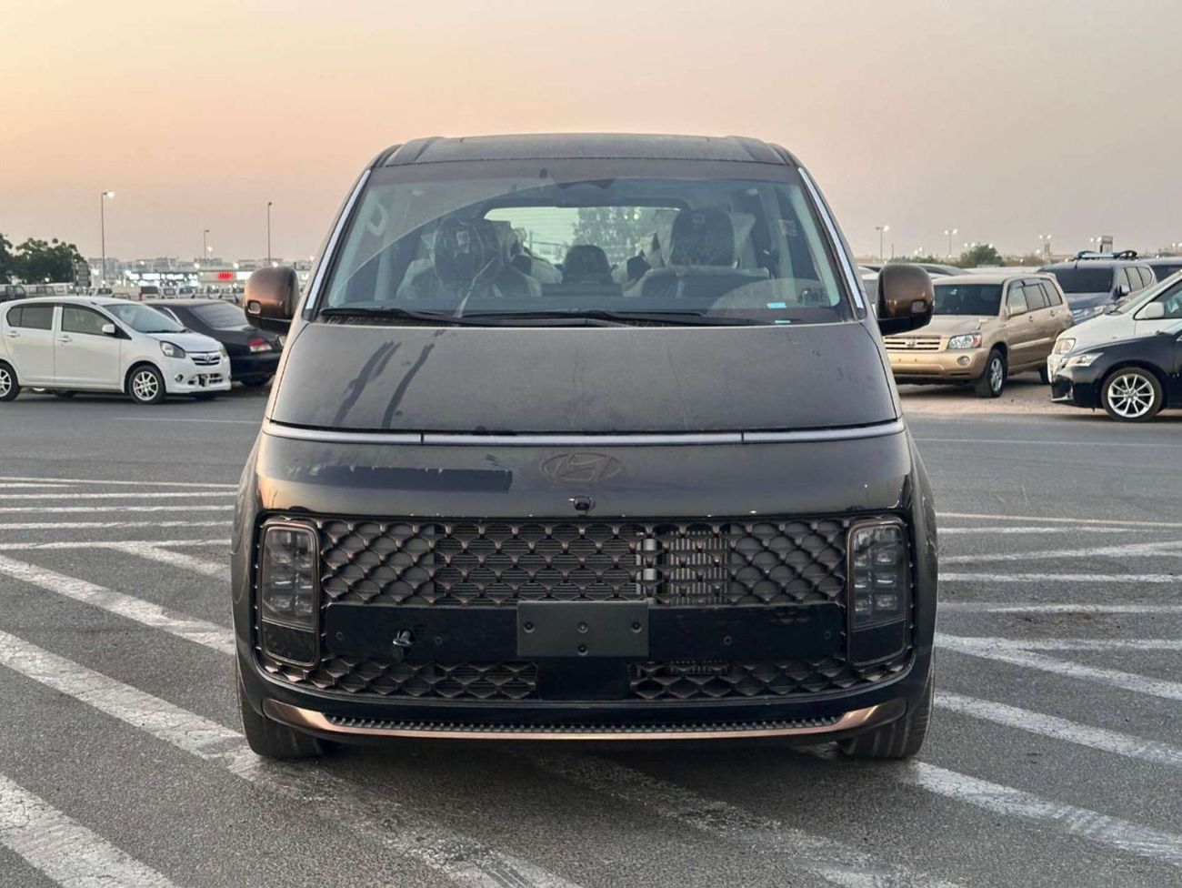 Hyundai Staria HYUNDAI STARIA 2.2L 4WD DIESEL MINIVAN 2025