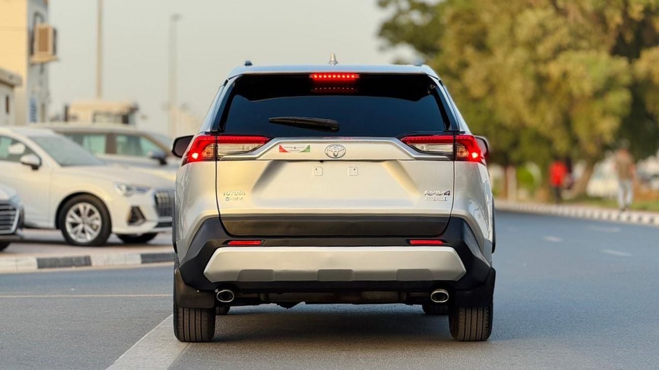 تويوتا راف ٤ -