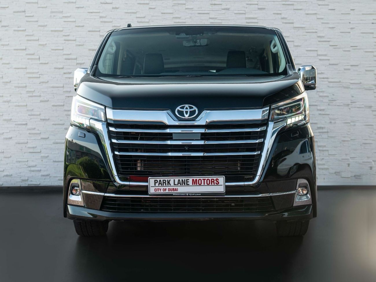 تويوتا جرافينا AED 2,516 PM • GRANVIA PREMIUM 3.5L V6 • LOW KMS • 4 CAPTAIN CHAIRS • FULLY LOADED TOP OPTION