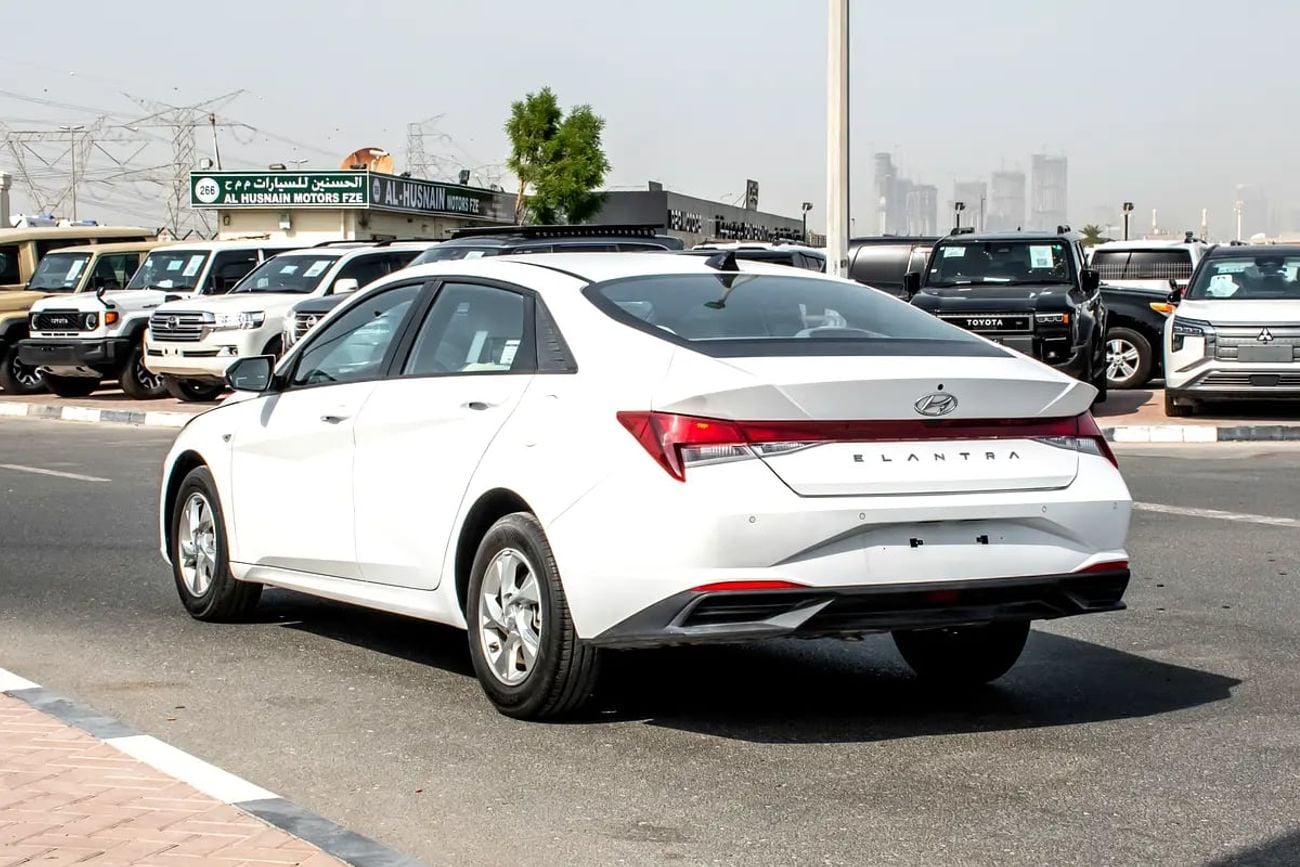 Hyundai Elantra SMART – GCC SPECS – ONLY 52,000 KM – FULL SERVICE HISTORY