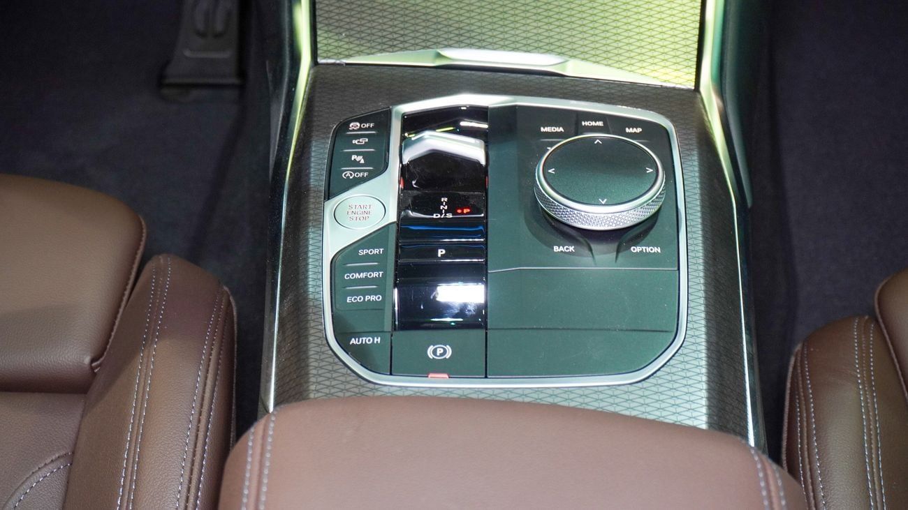 بي أم دبليو 330i M Kit