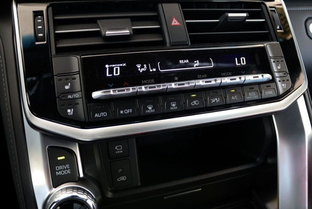 Toyota Land Cruiser 300 VXR 3,3 TWINTURBO DIESEL **التصدير فقط خارج الخليج***EXPORT ONLY*