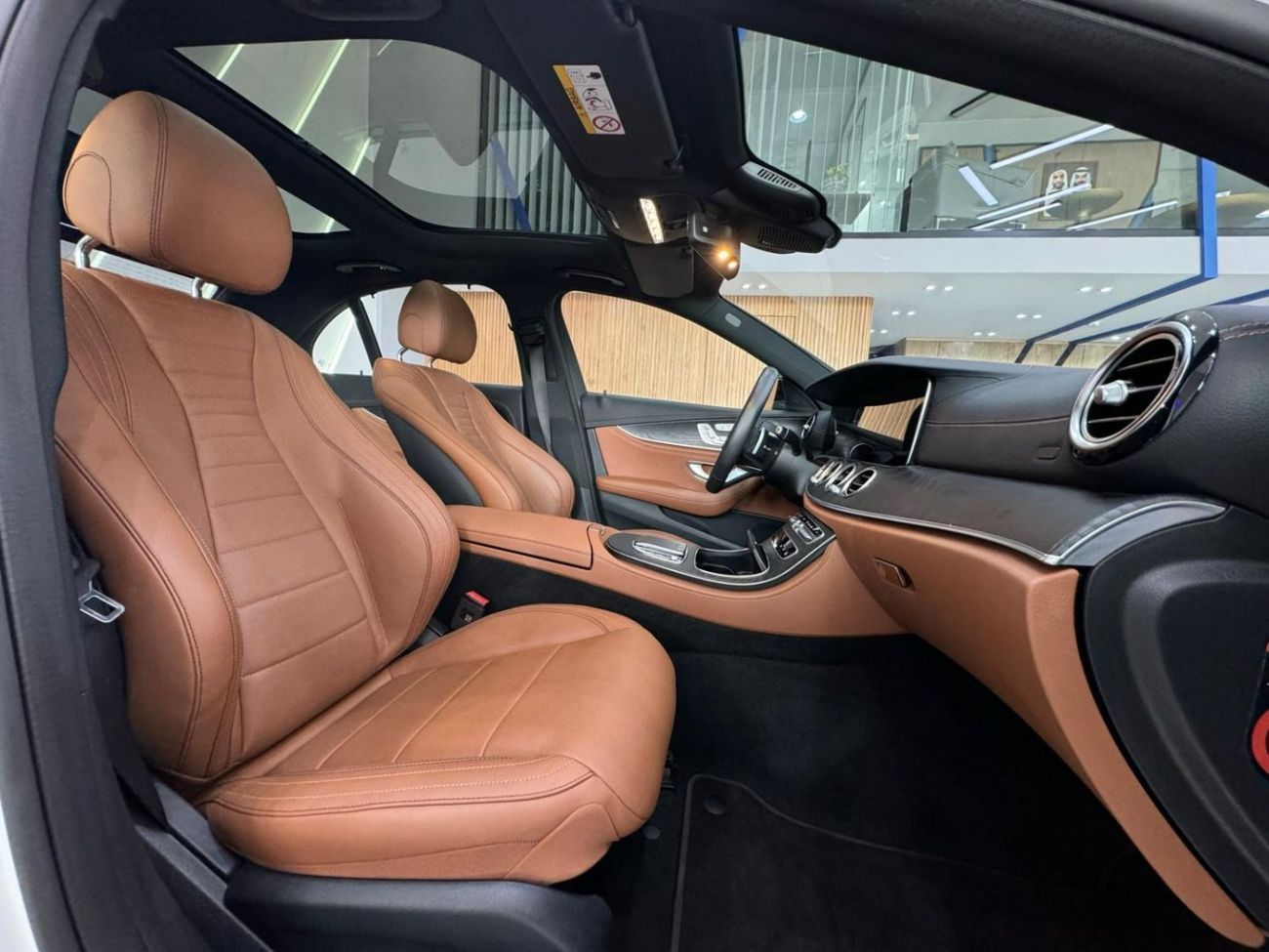 Mercedes-Benz E300 3.0L | GCC Spec | V4