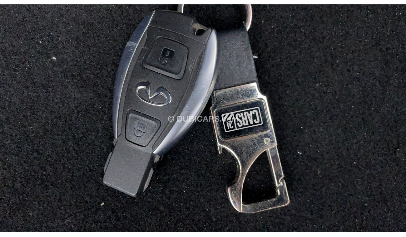 Infiniti Q30 Lexue 1600