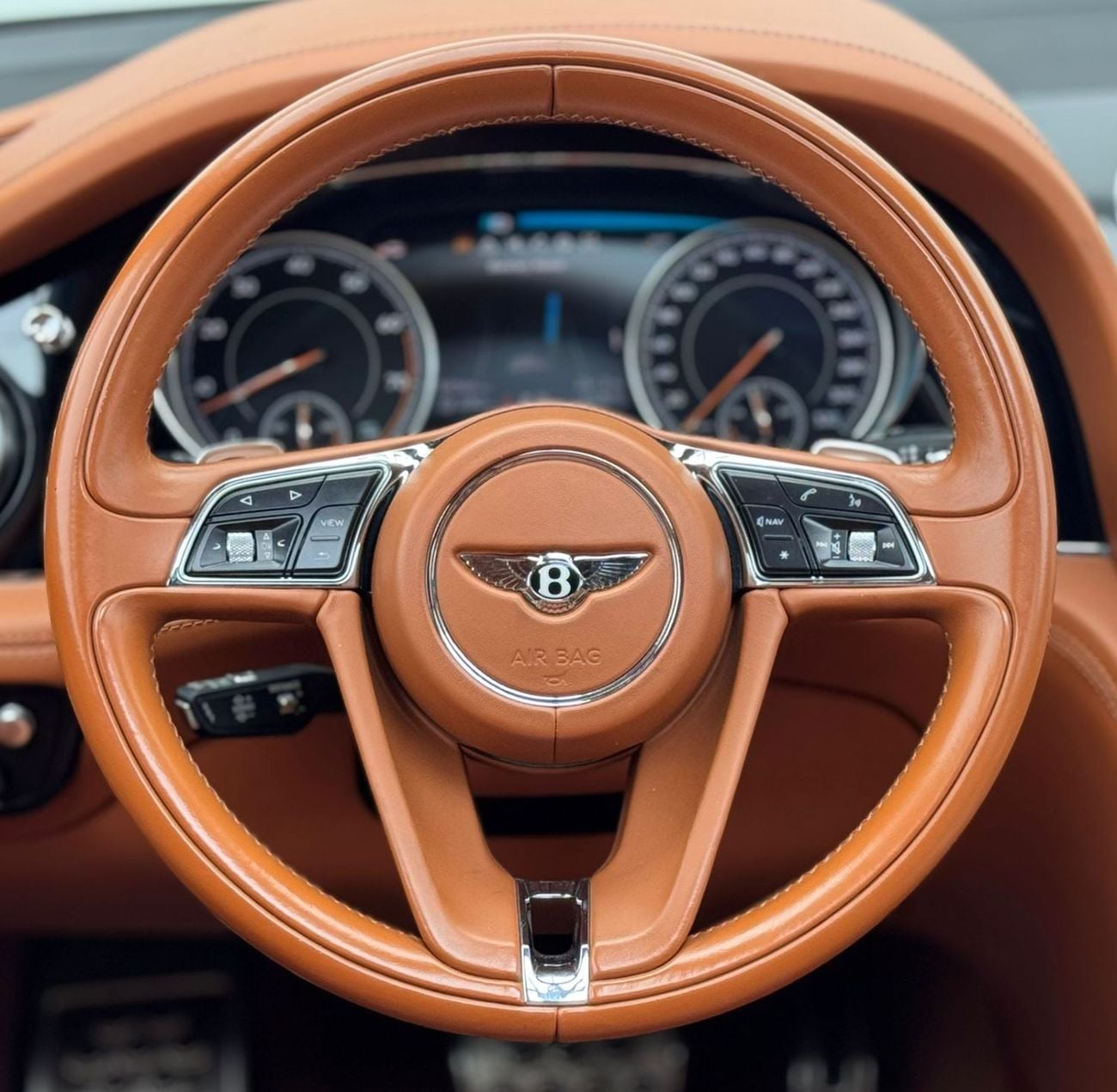 بنتلي بينتايجا 2017 Bentley Bentayga, Full Service History, Feb 2028 GTA Service Pack, Excellent Condition, GCC