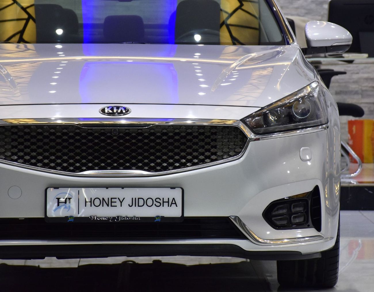 كيا كادنزا EXCELLENT DEAL for our KIA Cadenza V6 ( 2017 Model ) in Silver Color GCC Specs