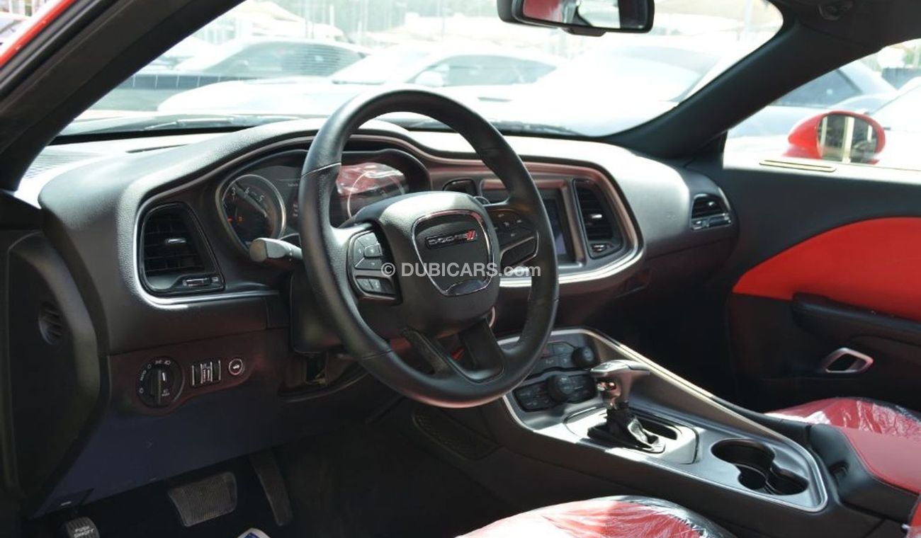 Dodge Challenger Dodge Challenger R/T Hemi V8 2020/ Low Miles/ Leather Seats/ Very Good Condition