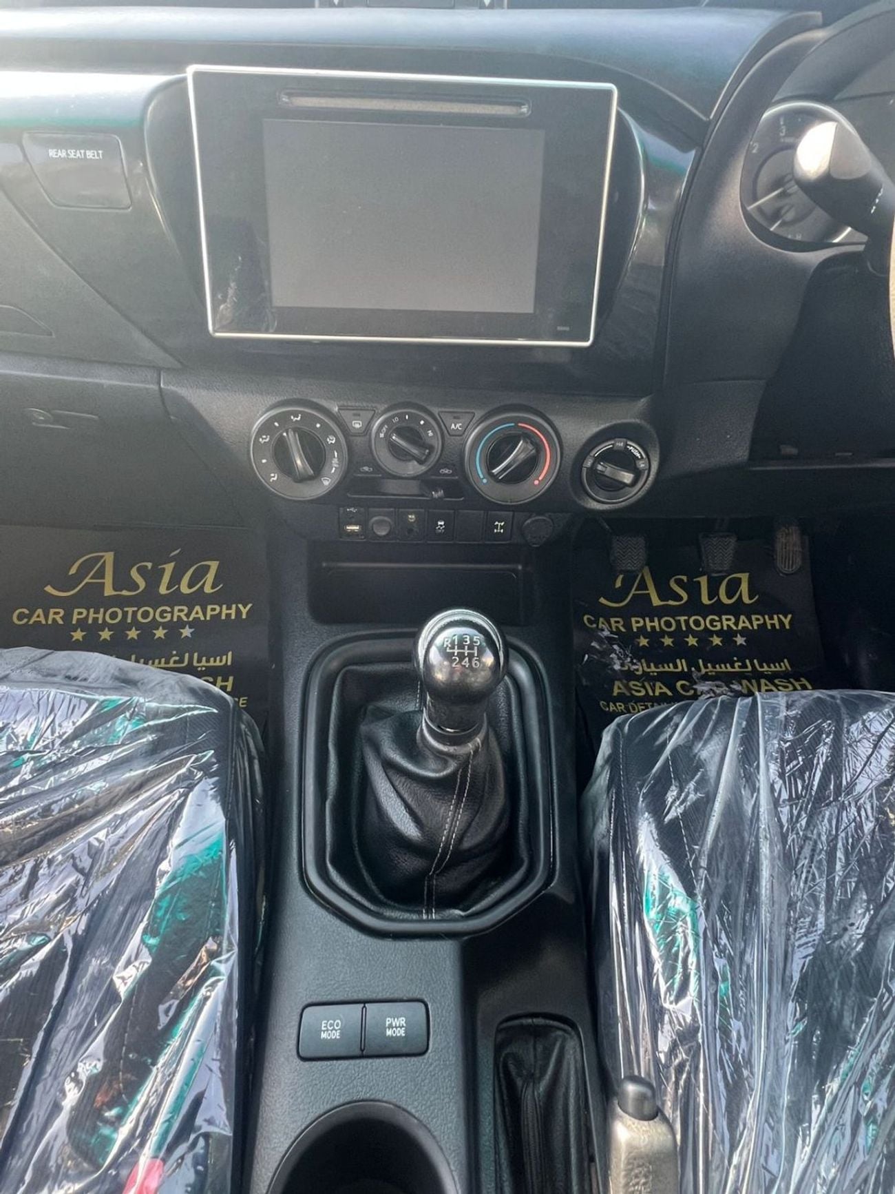 Toyota Hilux diesel engine ,2.8 liter ,manual gear ,year model 2016 ,right hand drive ,only for export available