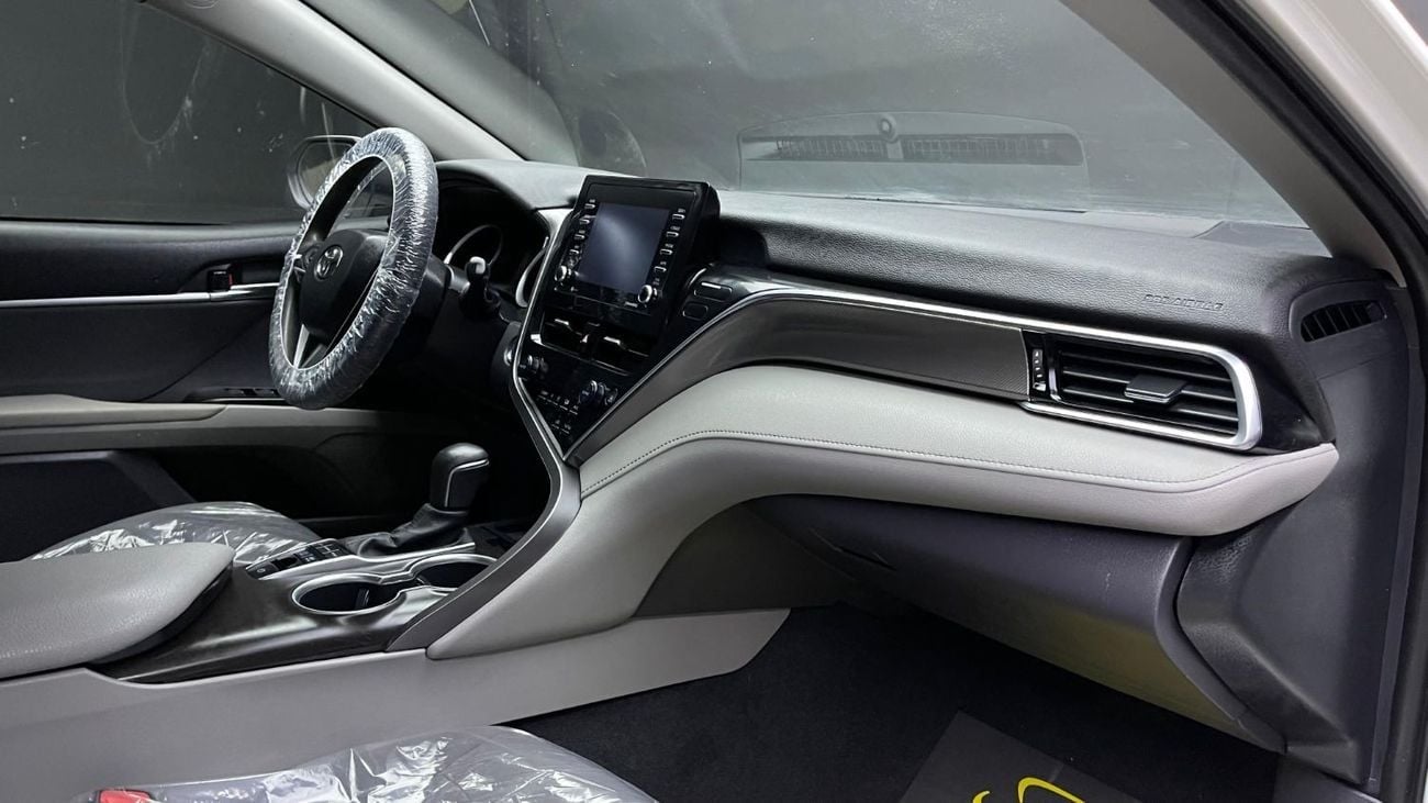 Toyota Camry LE Hybrid 2.5L