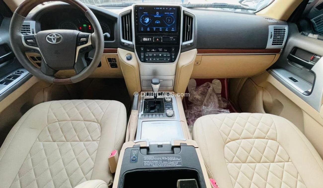 Toyota Land Cruiser 2013 GXR [Face-Lifted 2021] GCC Specs 4.0CC 6 Cylinders Petrol Rear Entertainment Perfect Condition 