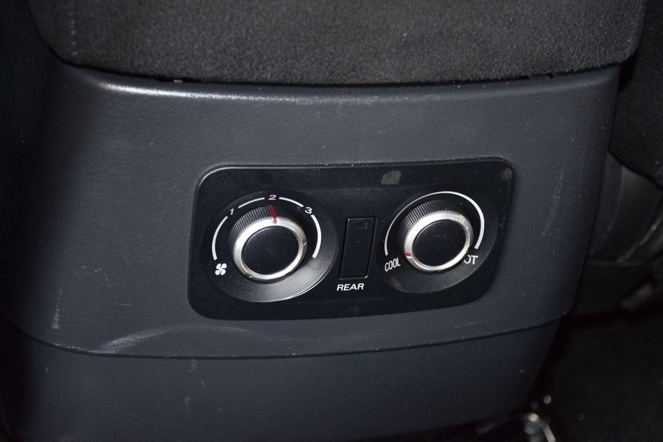 ميتسوبيشي باجيرو Right Hand (Diesel 3.2L)