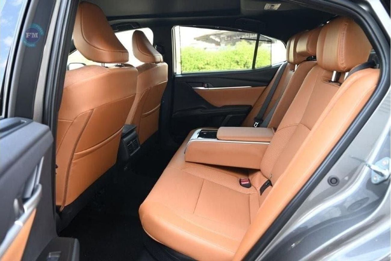 Toyota Camry Hybrid Lumiere 2.5L Petrol 5 Seater Automatic