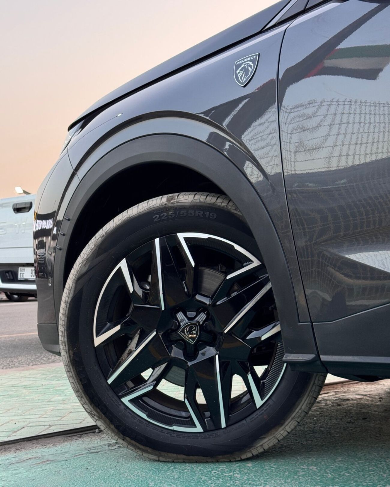 Peugeot 5008 NEW PEUGEOT 5008 GT - 1.6T - (2025 MODEL) GCC specs