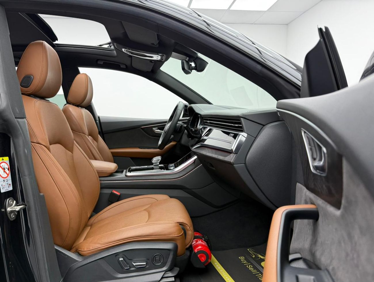 Audi Q8 55 TFSI quattro S-Line 3.0L (340 HP) 2021 Audi Q8 55 TFSI Quattro S-Line, Warranty, Full Audi Servic