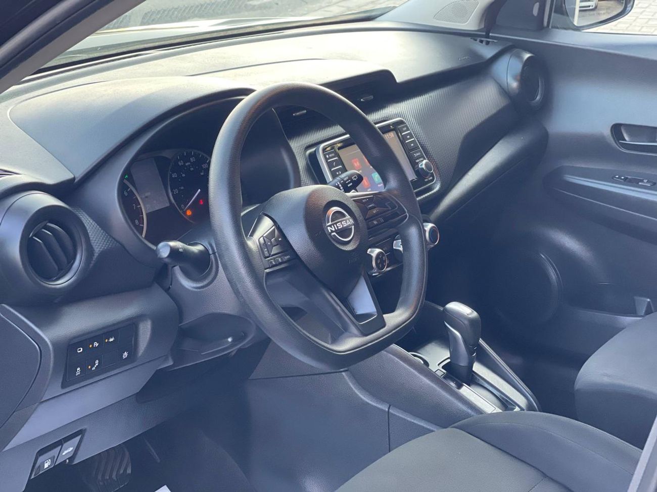 نيسان كيكس SV / 1.6 لتر V4 / رادار / مساعدة على الطريق / جنوط / شاشة كبيرة / في حالة ممتازة