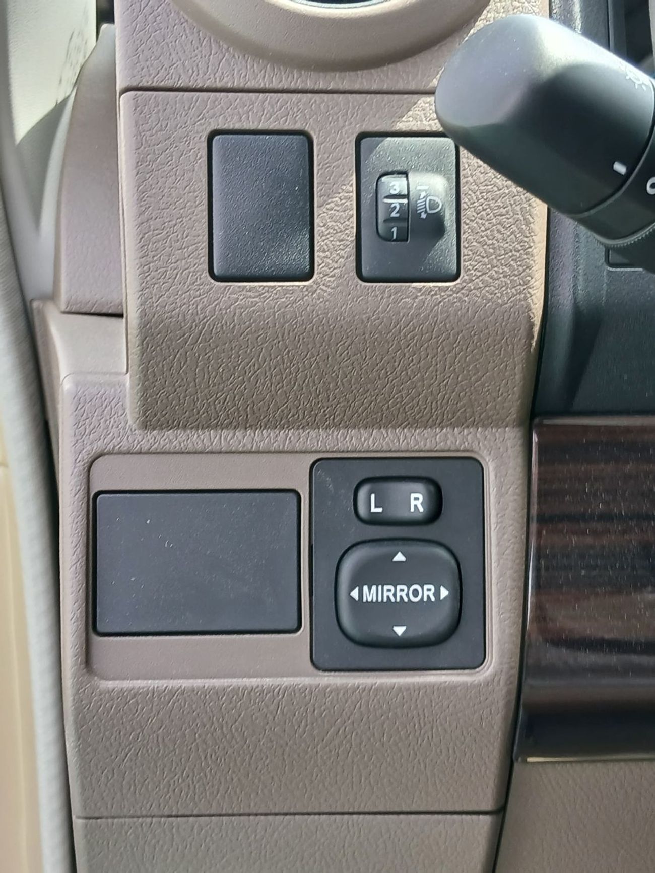 تويوتا لاند كروزر بيك آب Std 4.0L Single Cab Utility 4WD