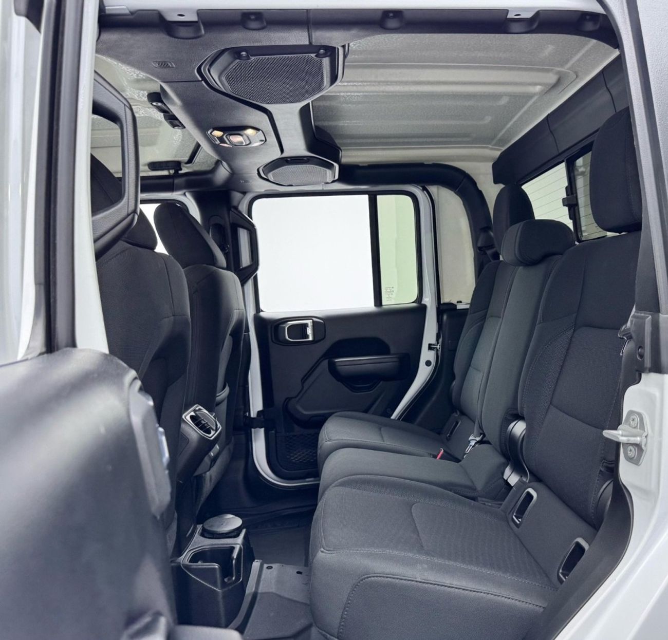 جيب جلادياتور Sport 3.6L 2020 Jeep Gladiator Sport, June 2026 Jeep Warranty, Full Jeep Service History, GCC