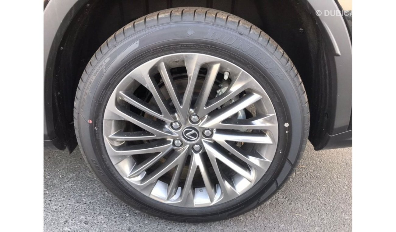 لكزس RX450h بالتينيوم