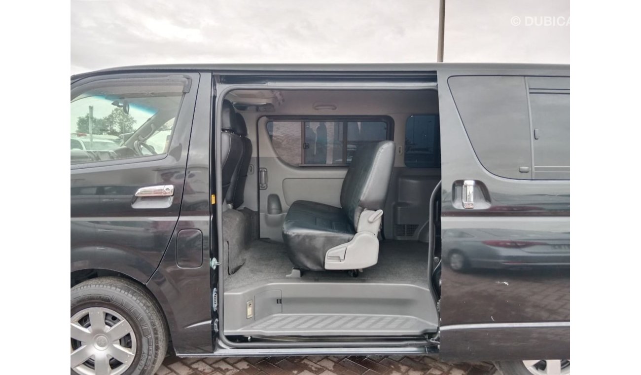 تويوتا هاياس TOYOTA HIACE VAN RIGHT HAND DRIVE (PM1549)