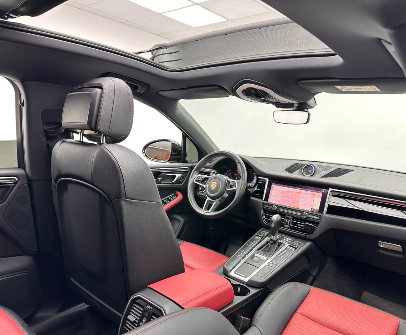 Porsche Macan 2019 Porsche Macan, 1 Year Warranty Unlimited Km, Porsche Full Service History, GCC