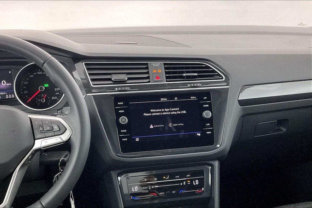 Volkswagen Tiguan Life| 1 year free warranty | Flood Free