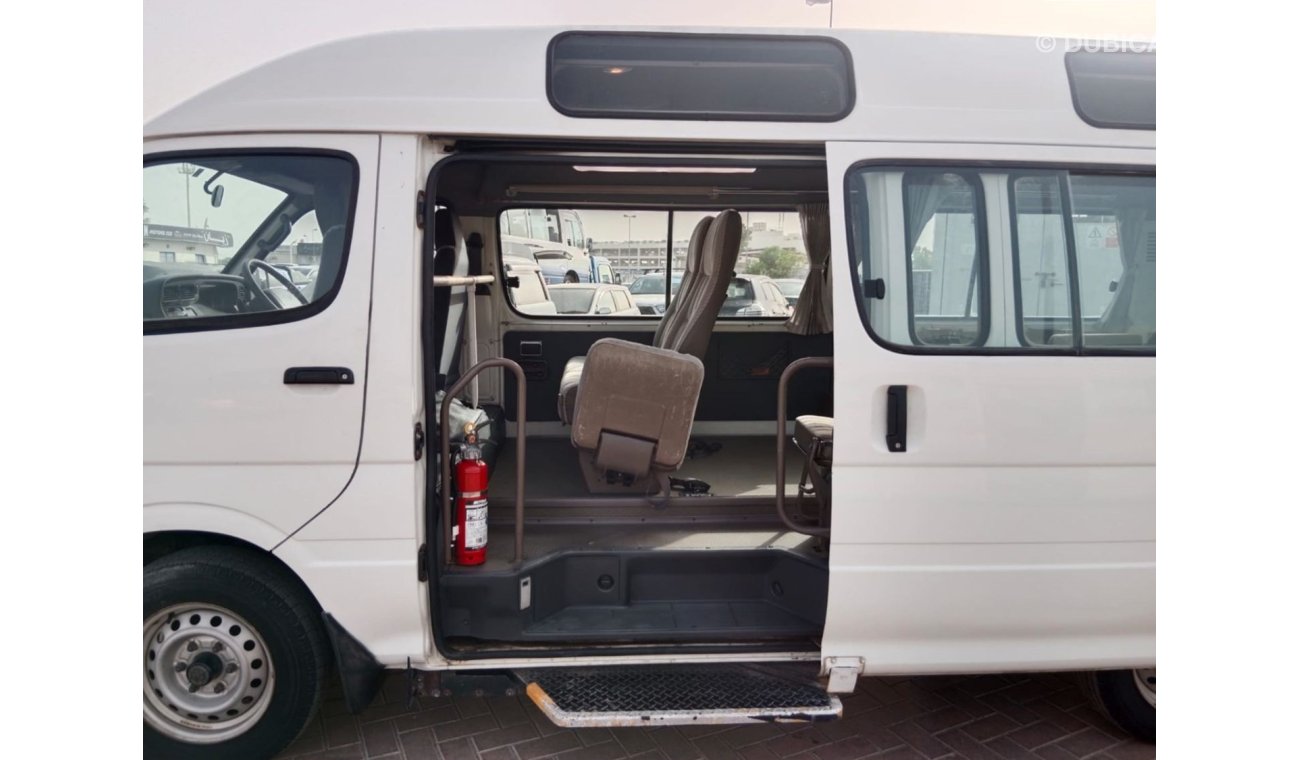 تويوتا هاياس TOYOTA HIACE VAN RIGHT HAND DRIVE (PM1385)