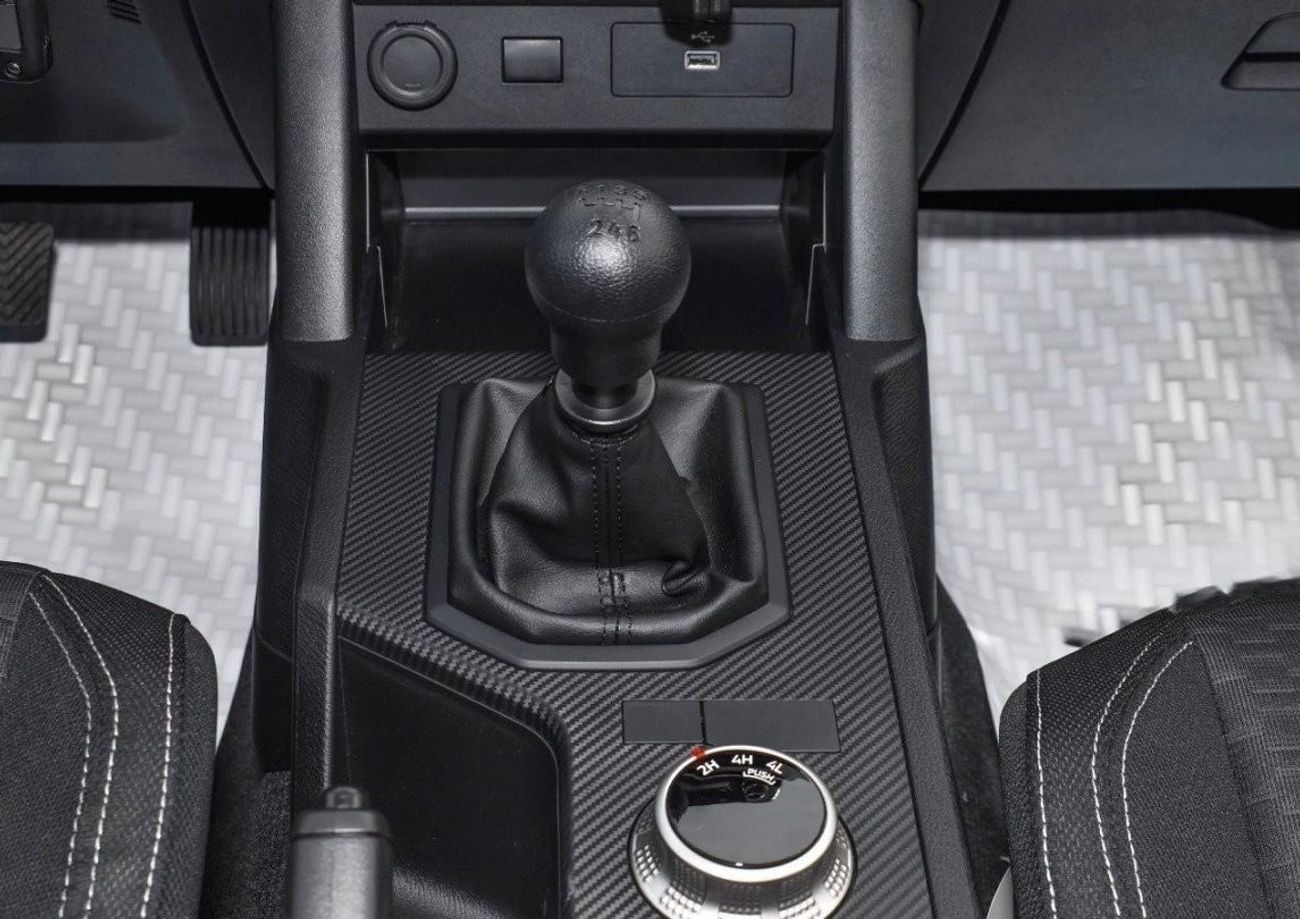 Mitsubishi L200 Mitsubishi L200 / Triton GLX 4WD 2.4L Diesel MT High Line 2025