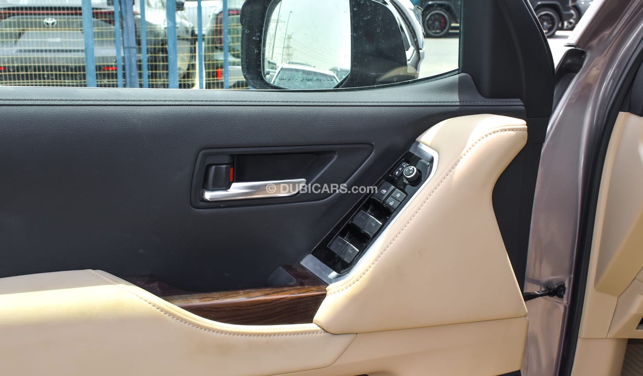 Toyota Land Cruiser GXR V6