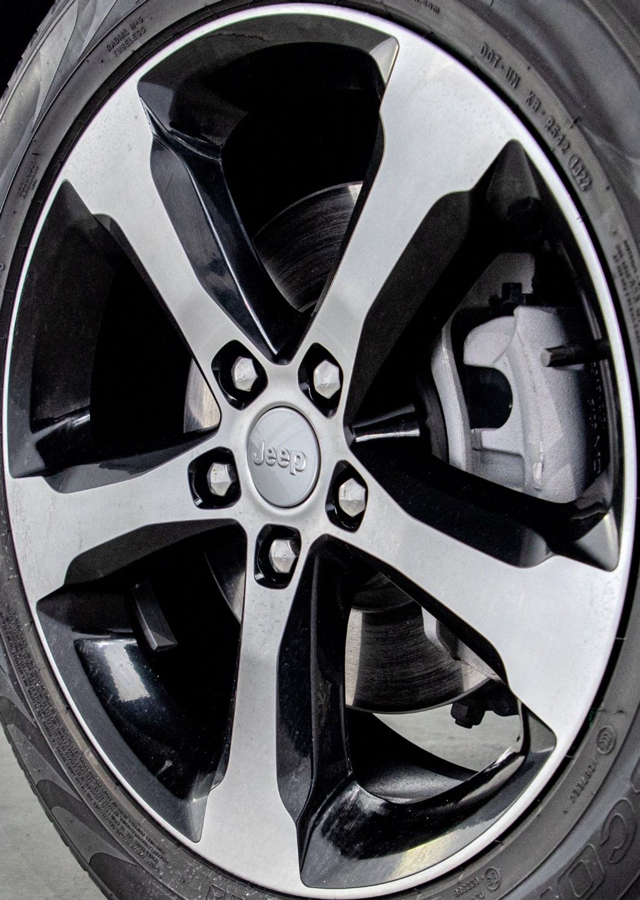 جيب جراند شيروكي Altitude 3.6L