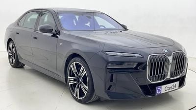 بي أم دبليو 740i 3L 2023 | 0 DP | 3942/Month | 30 Day Return | Service History