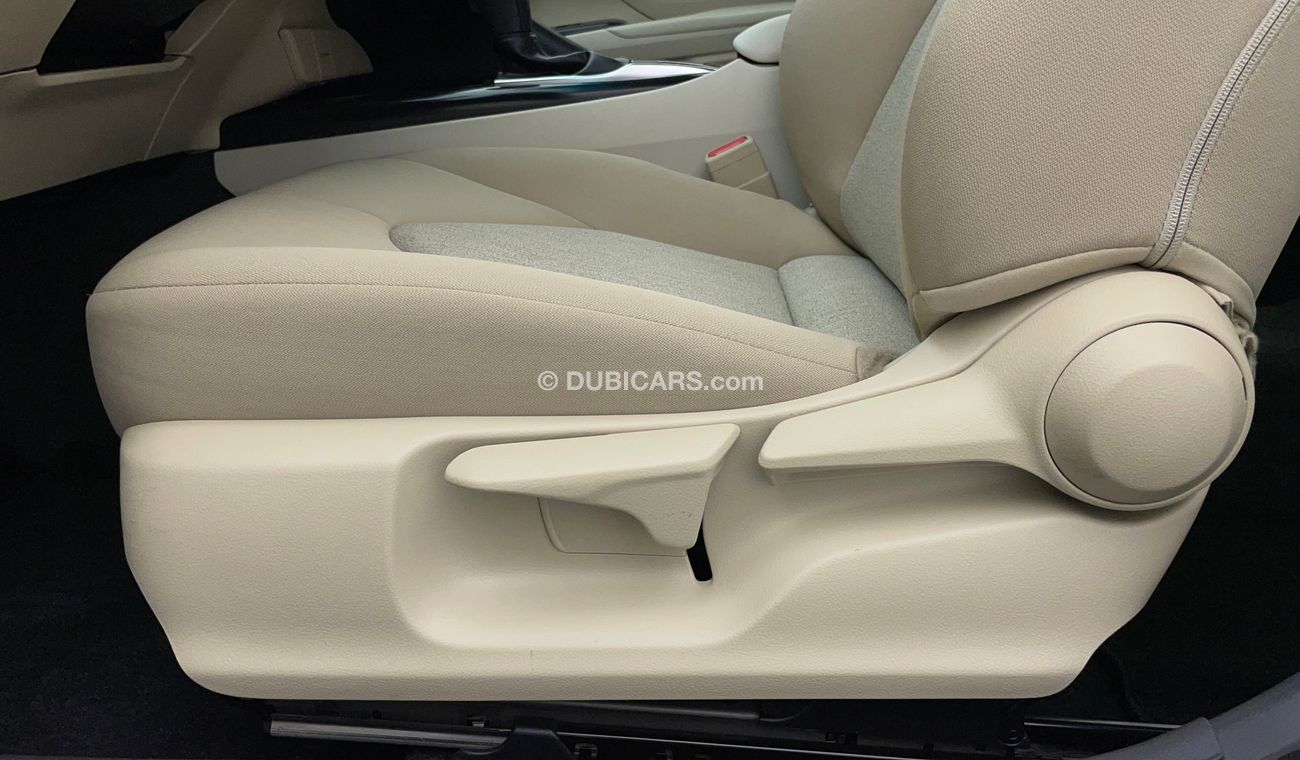 تويوتا كامري LE 2.5 | +مع الضمان | كمان تم فحص ١٥٠