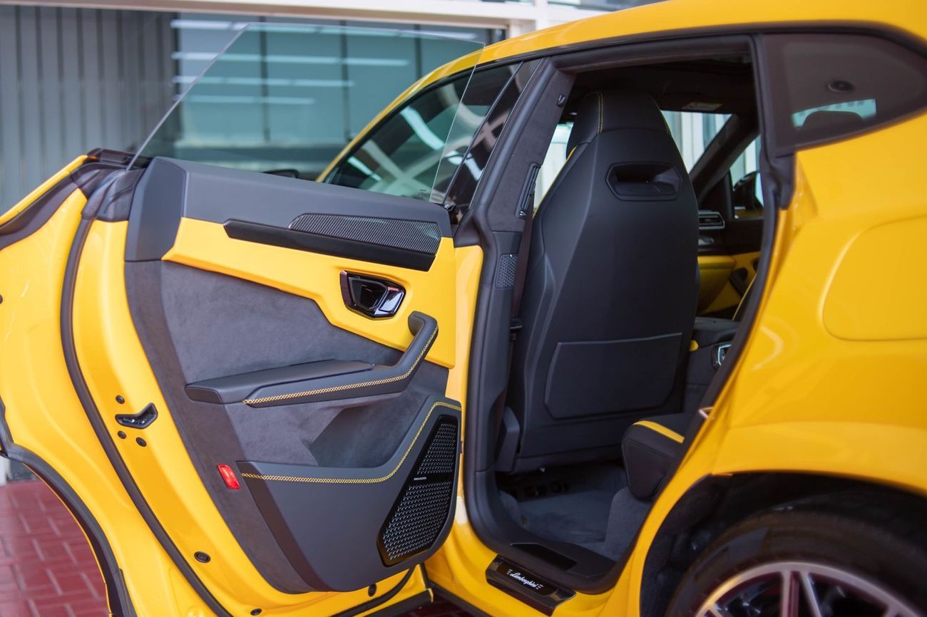 لامبورغيني اوروس Lamborghini Urus SE | 2025 | 0 km | Carbon Fiber