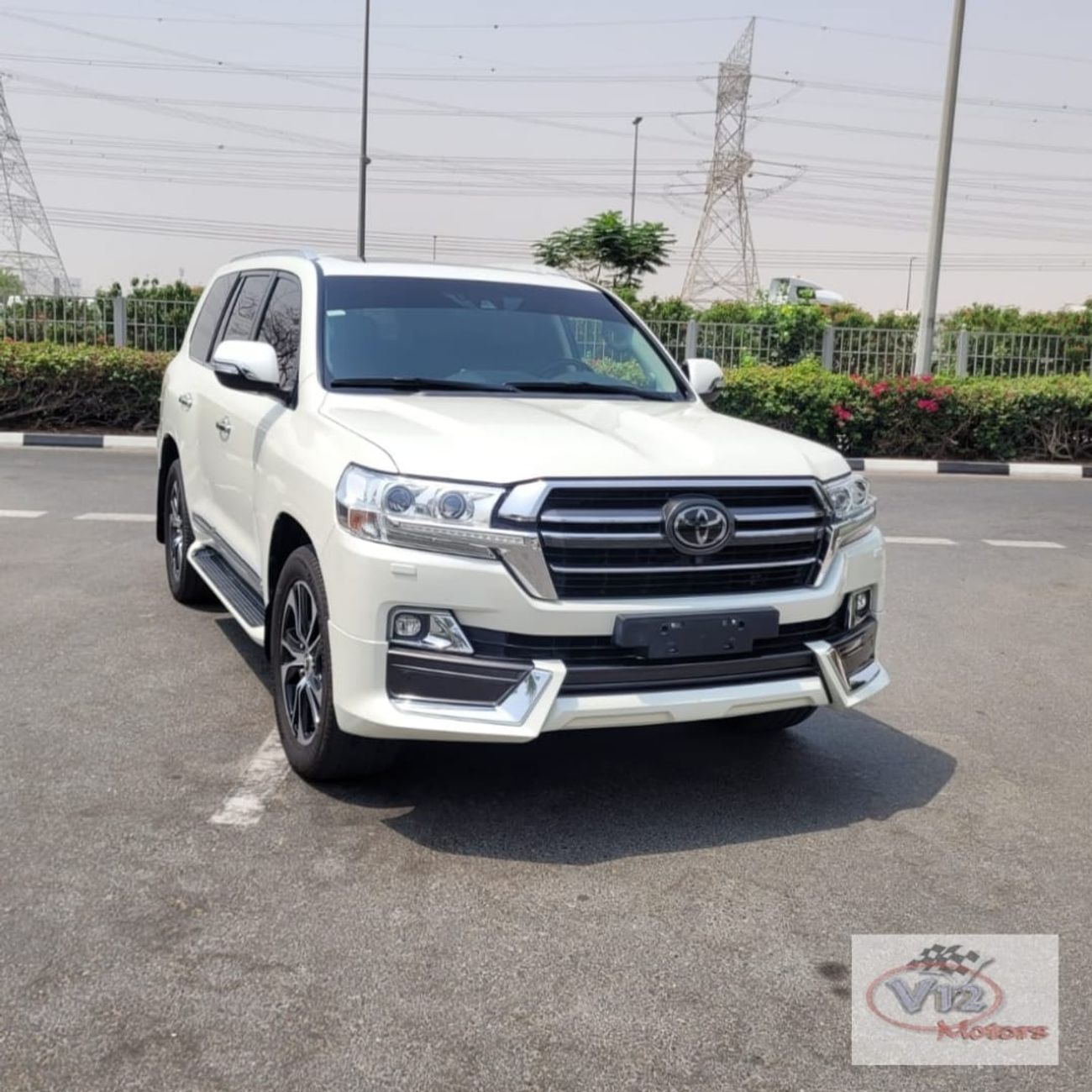 Toyota Land Cruiser VXR 5.7L 4WD