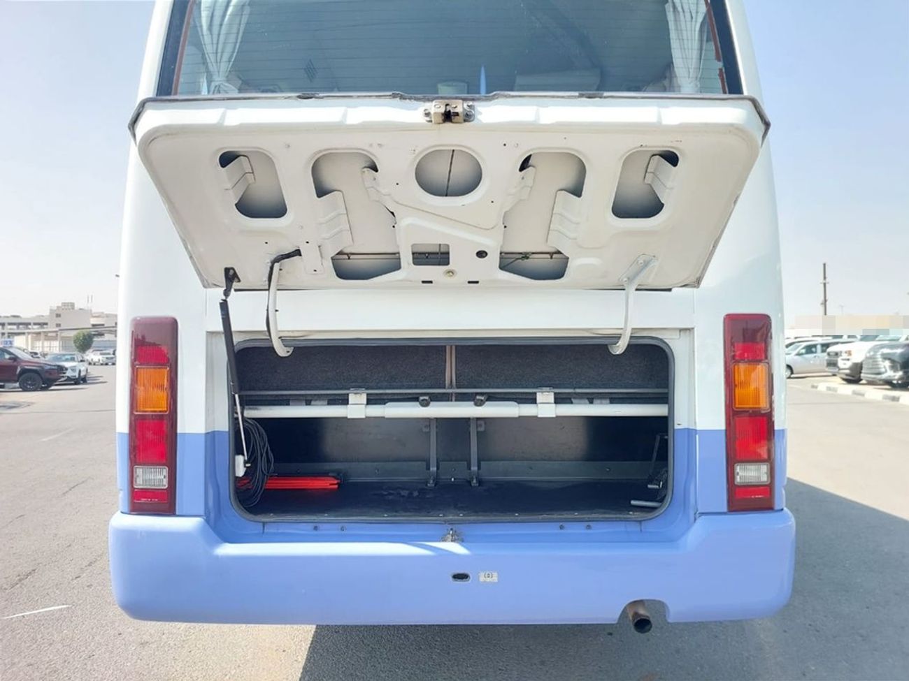 نيسان سيفيليان NISSAN CIVILIAN BUS RHD 2000 MODEL 4.2 L DIESEL AUTOMATIC(PM01364)