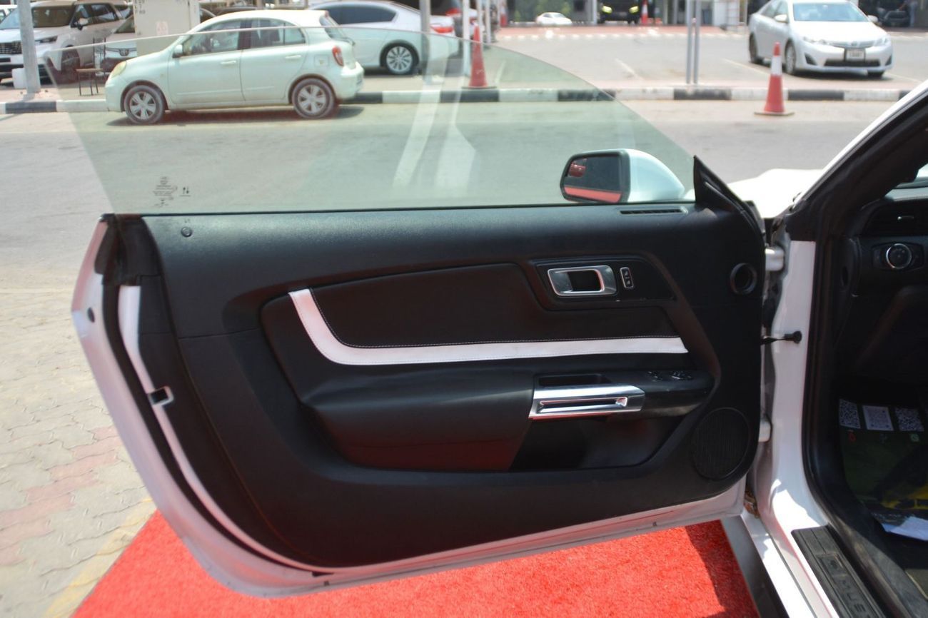 Ford Mustang MUSTANG /TURBO/ CLEAN CAR **ORGINAL AIR BAGS --BUY IN CASH AND GET A WARRANTY