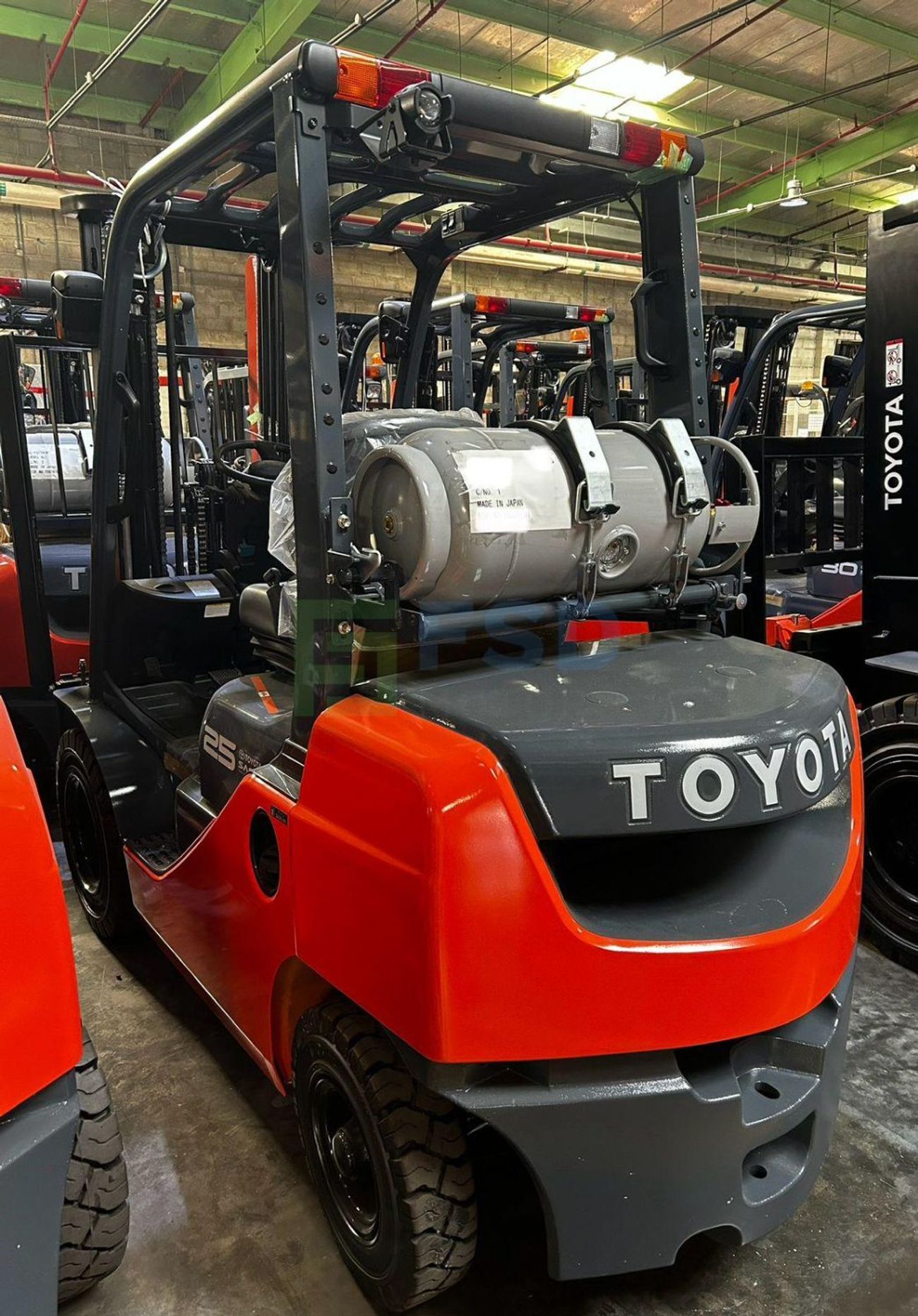Toyota Fork lift TOYOTA 2.5 TON 3 STAGE Gasoline/LPG FORKLIFT TRUCK MODEL 32-8FG25 (Export Only)