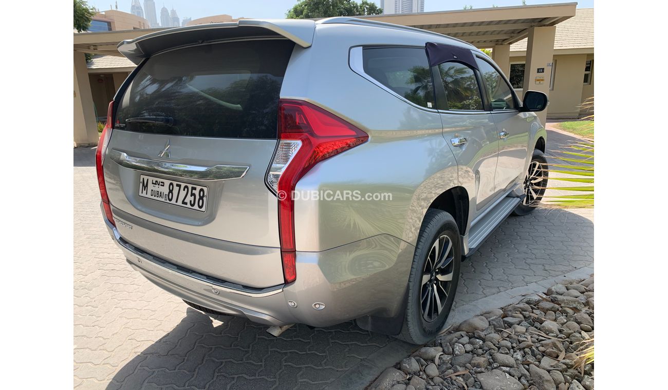 Mitsubishi Montero TOP SPEC - GLS Premium