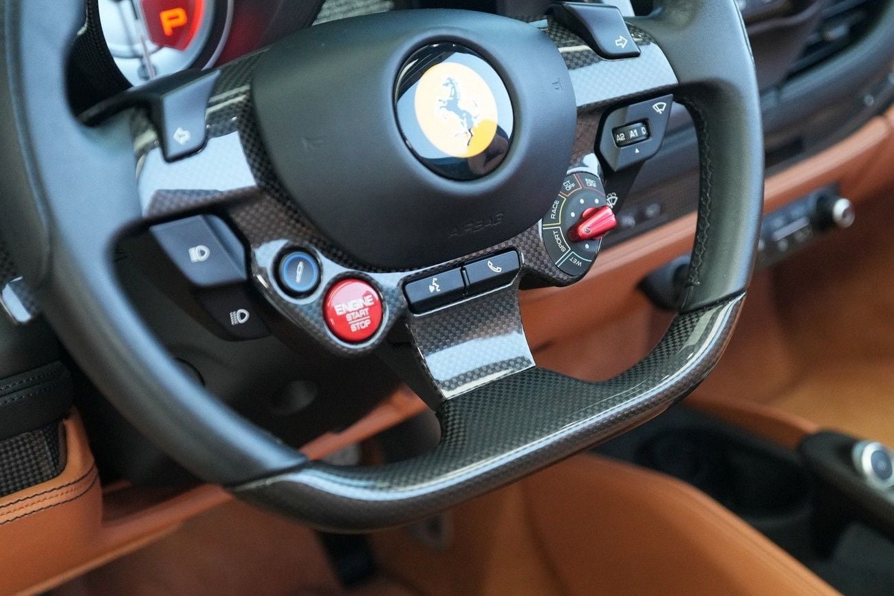 Ferrari F8 Spider STD