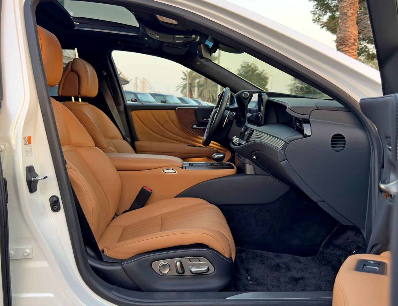 لكزس LS 500 Platinum 3.5L RWD