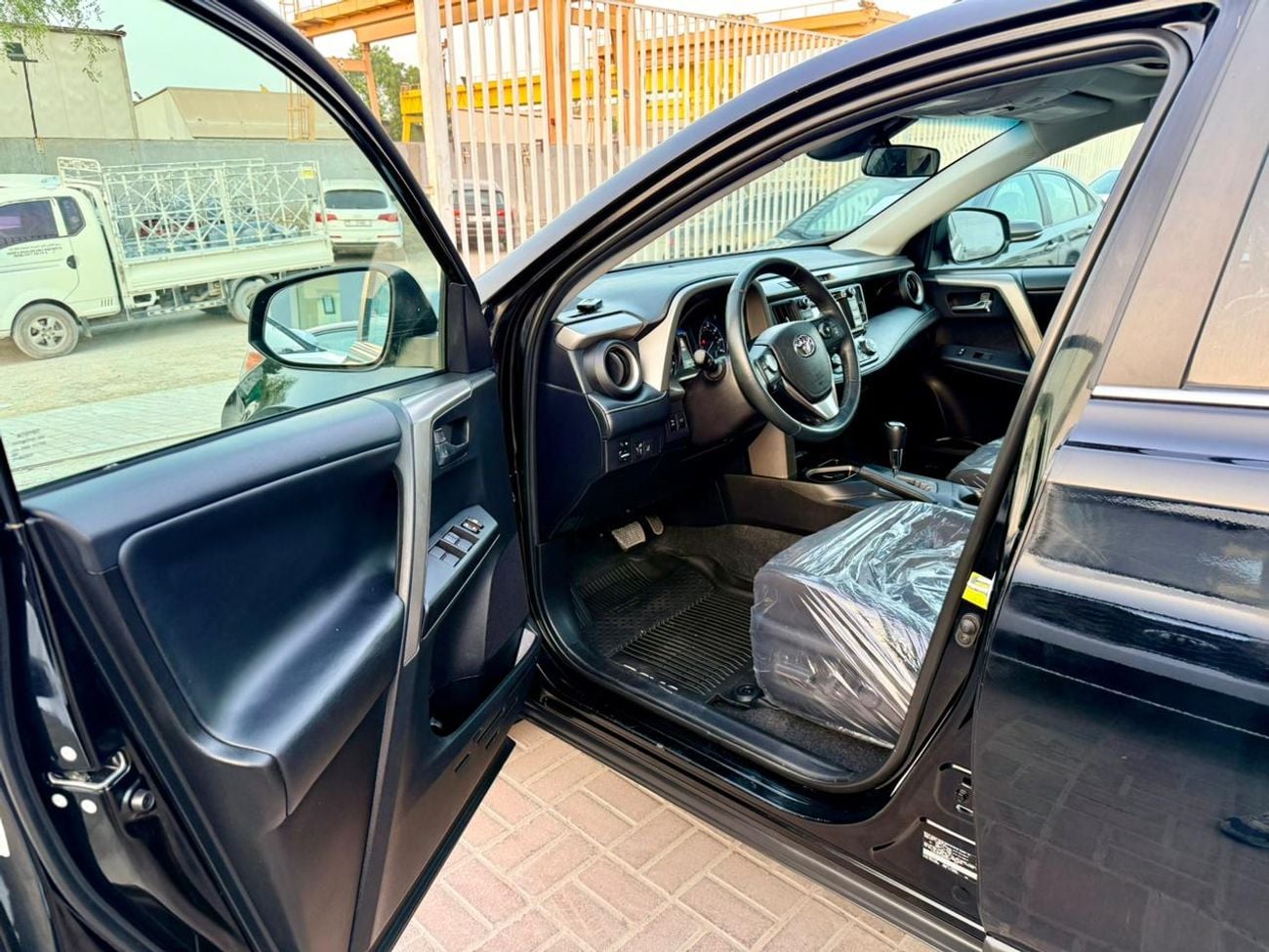 Toyota RAV4 2018 Toyota Rav4 XLE  ADVENTURE 4x4 AWD Full Option