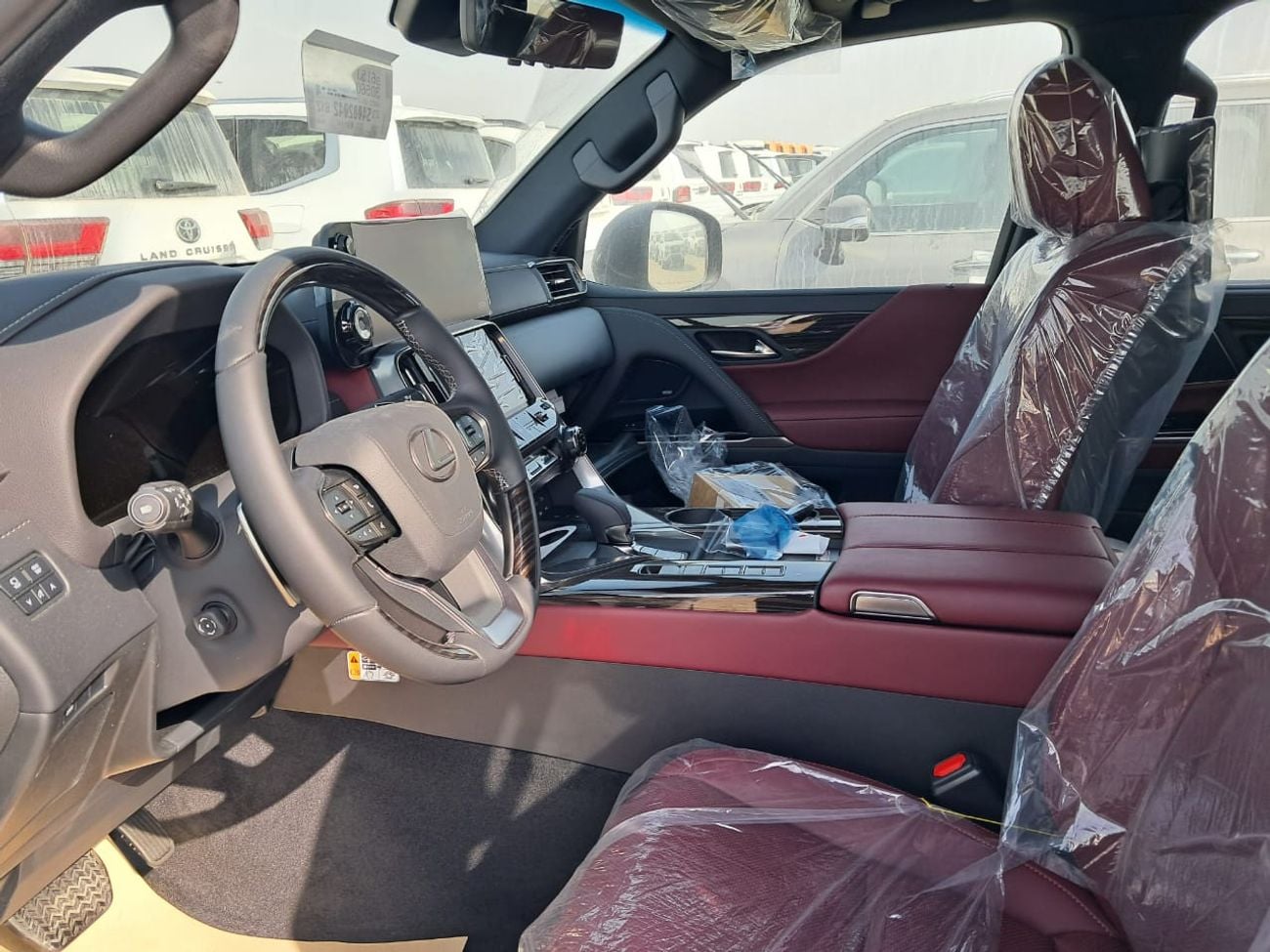 لكزس LX 700h SIGNATURE