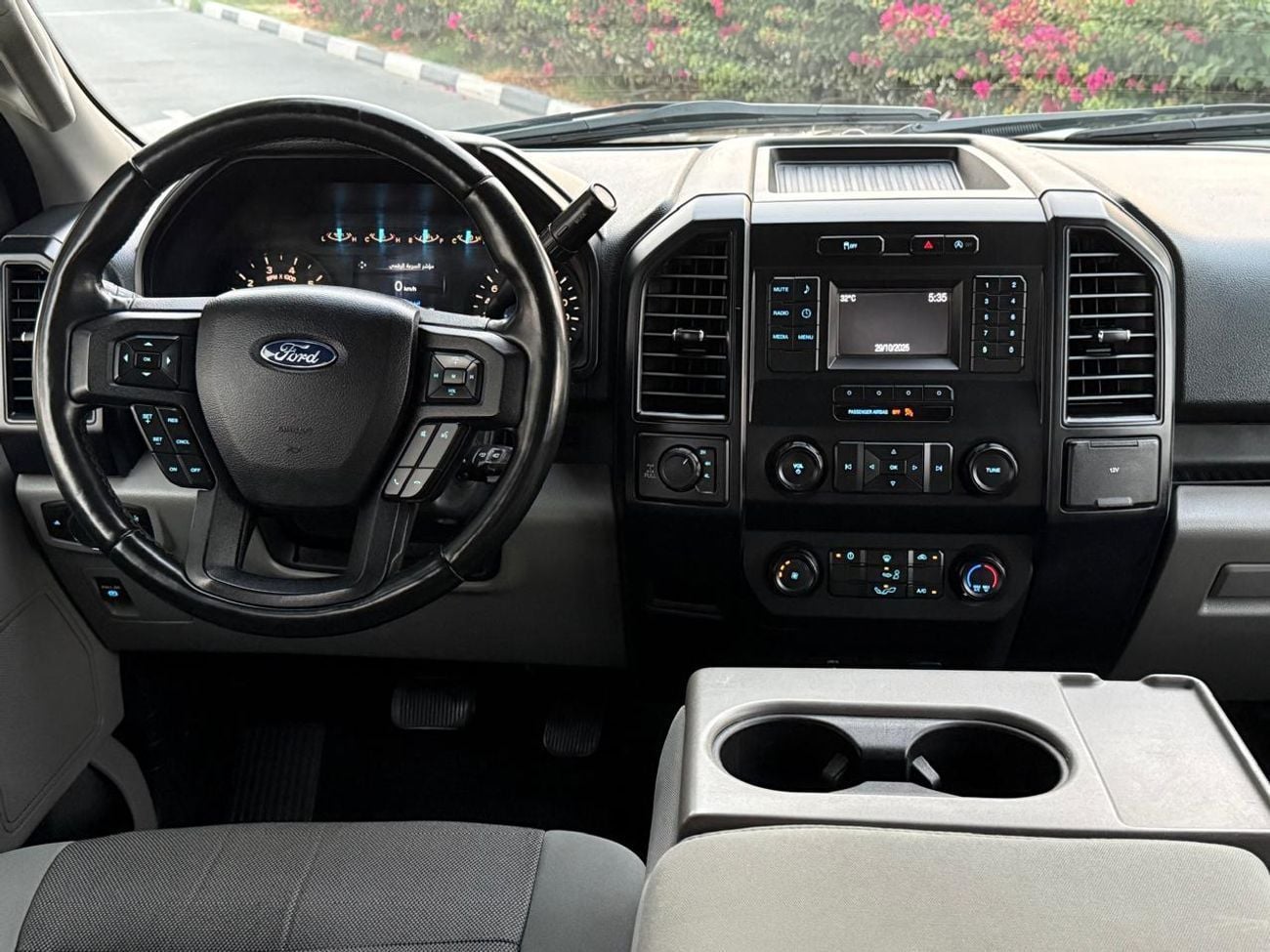 Ford F-150 XL FX4 Platinum 5.0L FX4  5.0L FORD F150 2019 GCC V8 FX4 IN GOOD CONDITION
