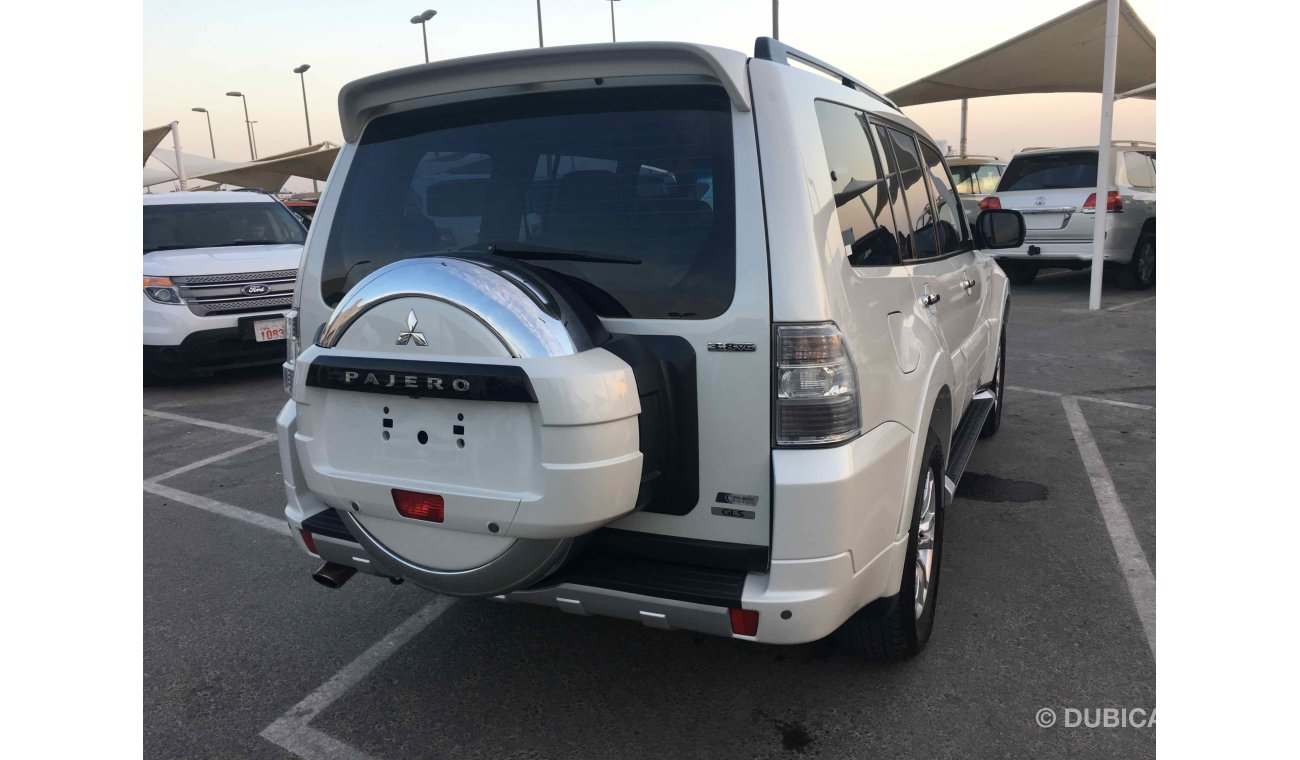 Mitsubishi Pajero فل ابشن بحاله ممتاذه بدون حوادث