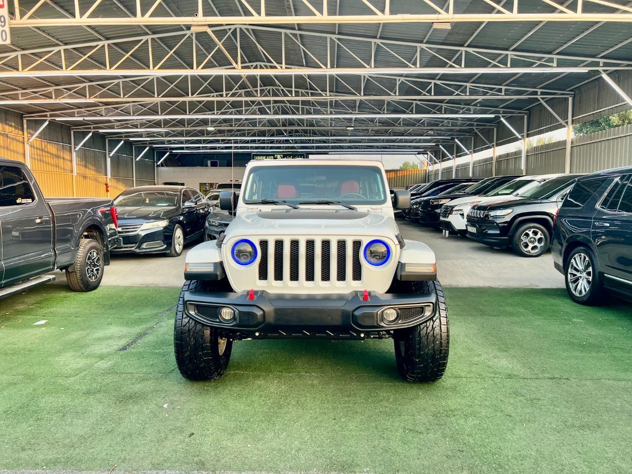 جيب رانجلر Sport S 3.6L M/T warranty one year bank financie available